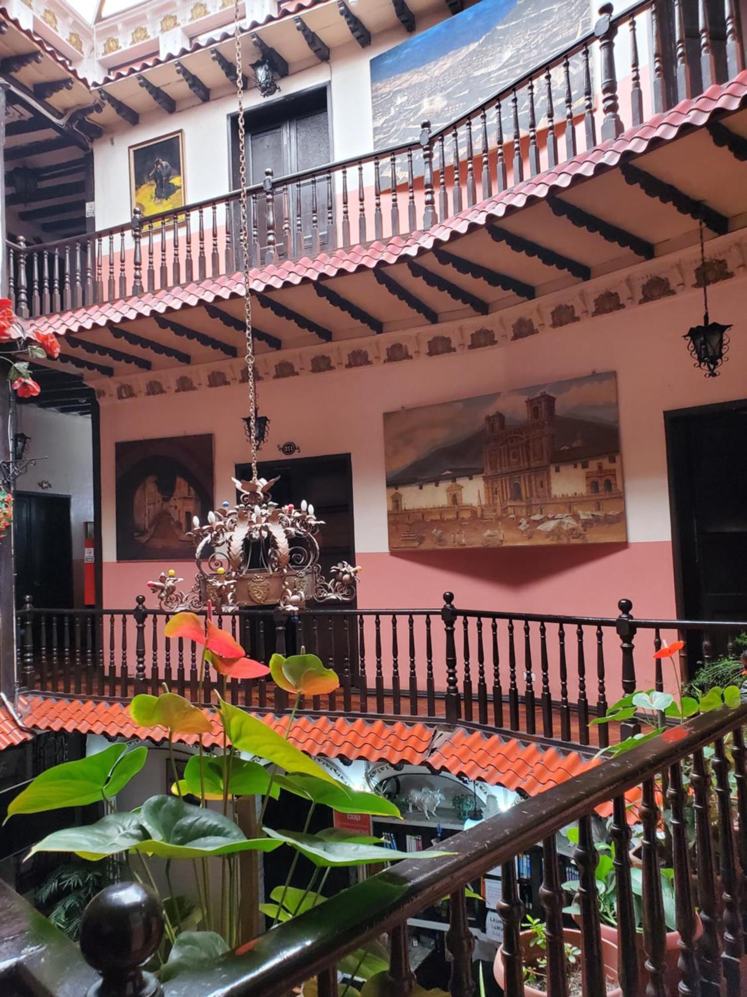 Hostal Juana De Arco Quito Luaran gambar