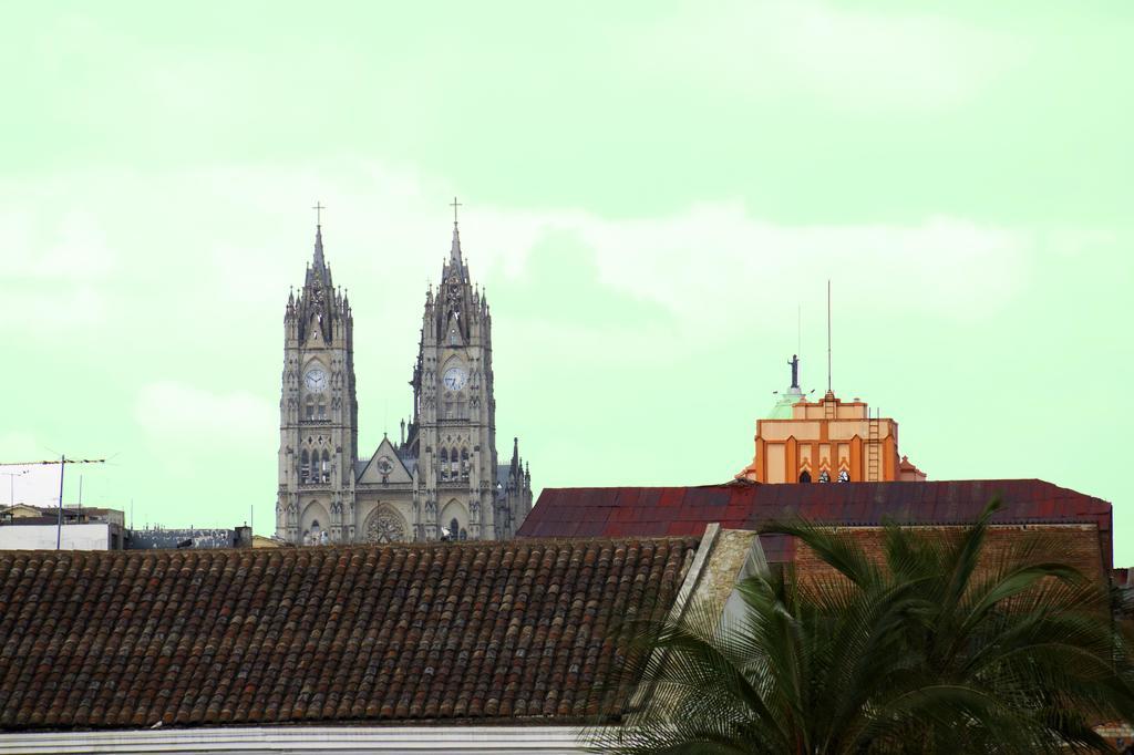 Hostal Juana De Arco Quito Luaran gambar